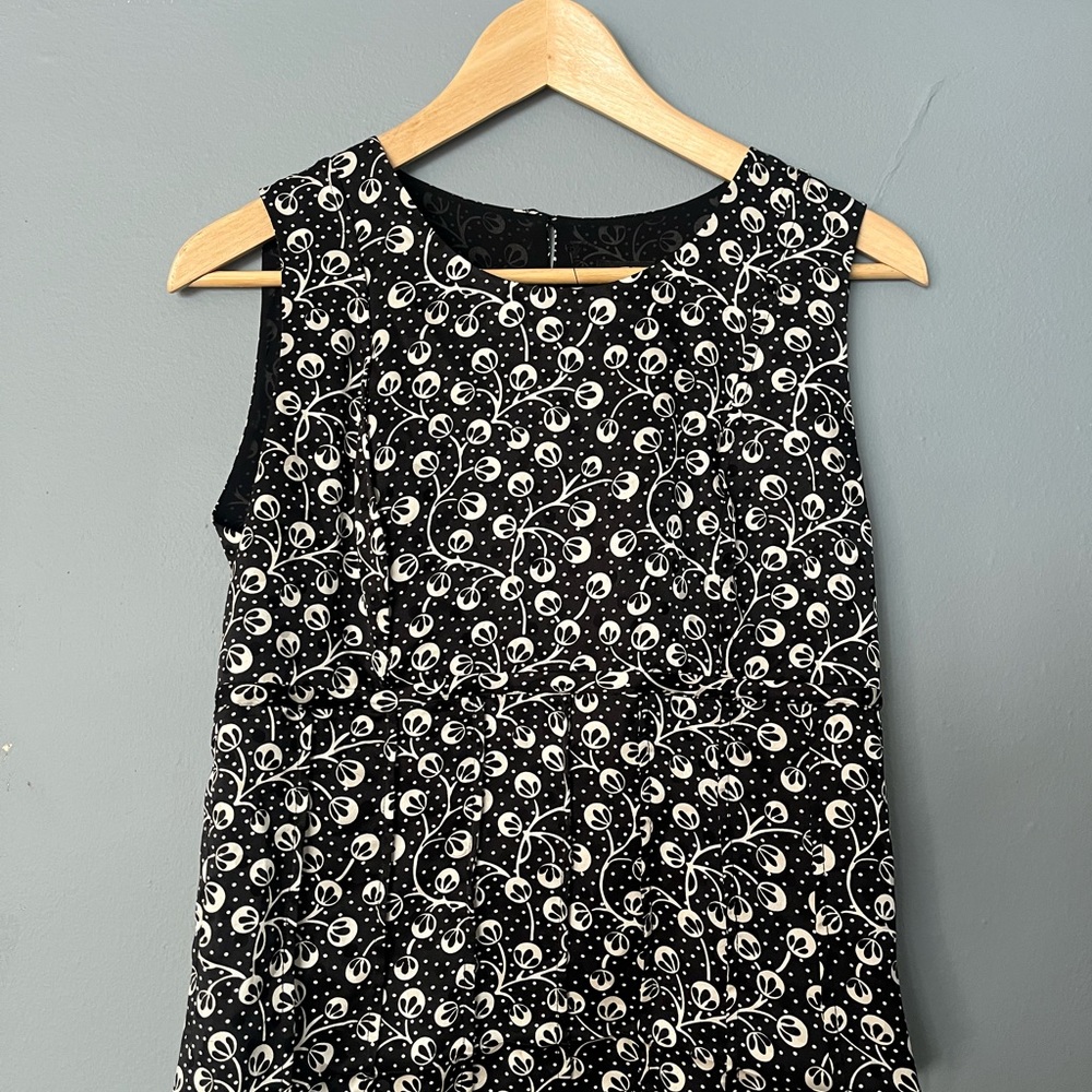 Calvin Klein Black and White Patterned 100% Silk Sleeveless Blouse